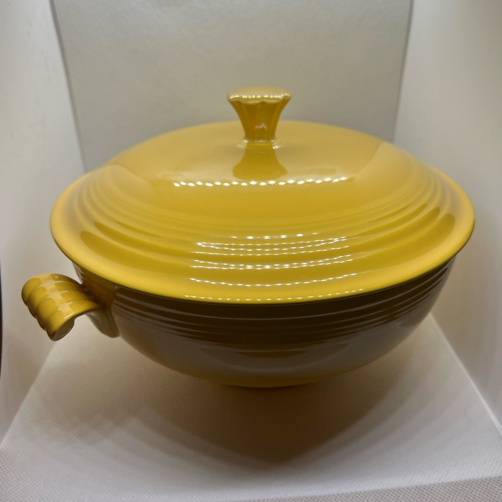 Vintage Fiestaware original yellow lidded casserole no chips or cracks